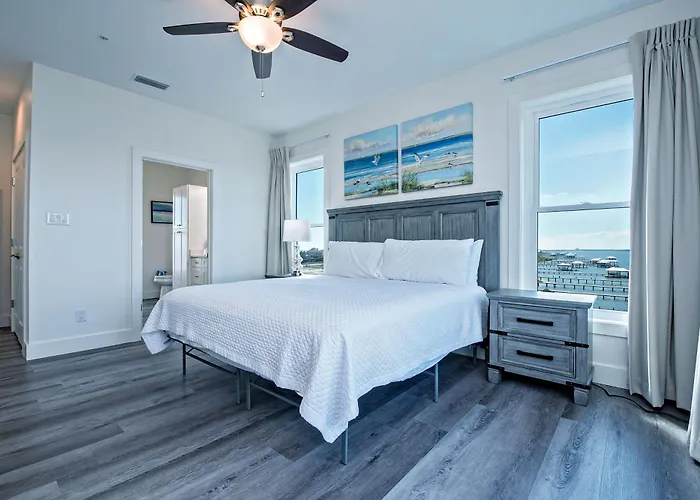 Holiday home Sunset Oasis 8 Bedroom Lockout Private Pool And Pier By Prickett *
