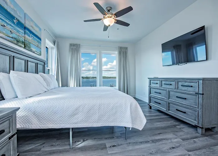 Holiday home Sunset Oasis 8 Bedroom Lockout Private Pool And Pier By Prickett *